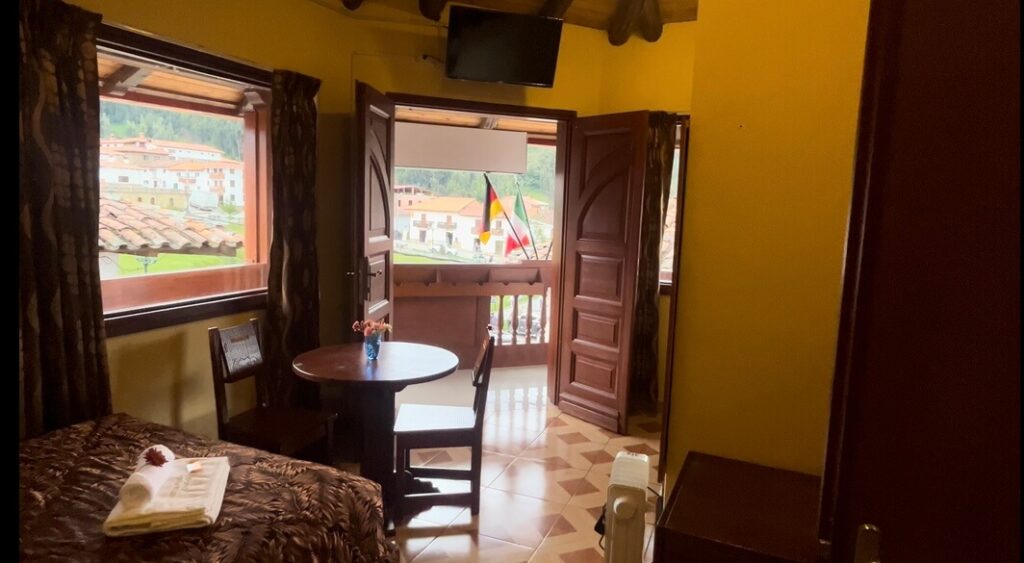 Habitación-doble-familiares-hotel-plaza-chacas-02
